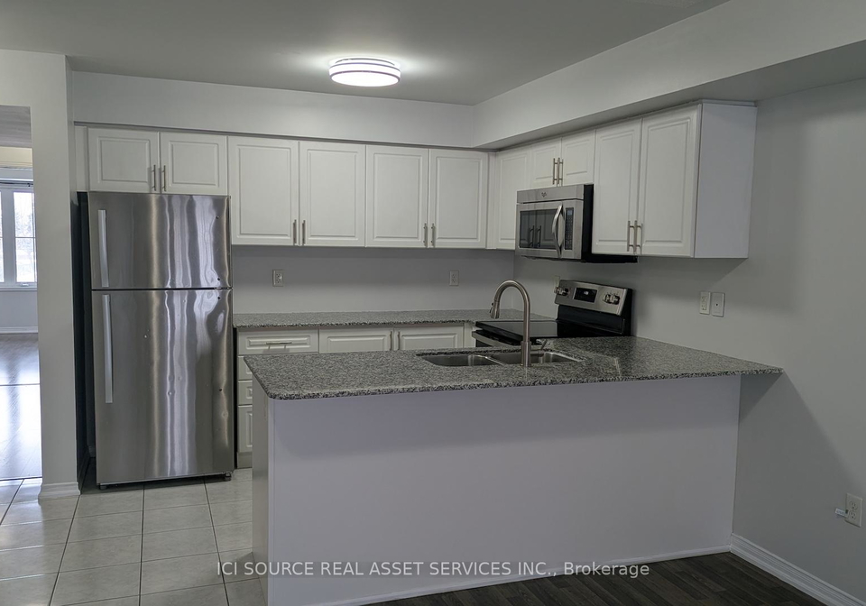 2496-post-road-oakville-ontario-w12792124