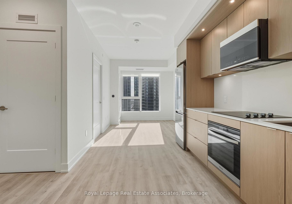 60-central-park-roadway-etobicoke-ontario-w12793034