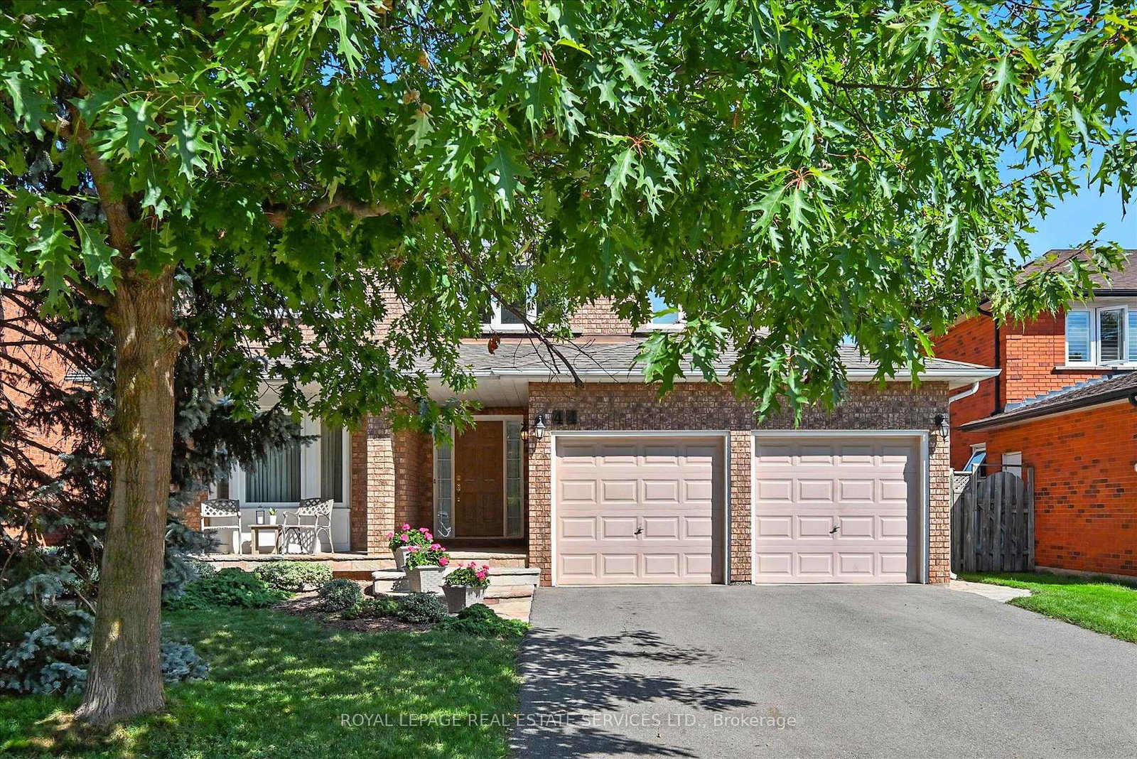 44-inverhuron-trail-oakville-ontario-w12793398