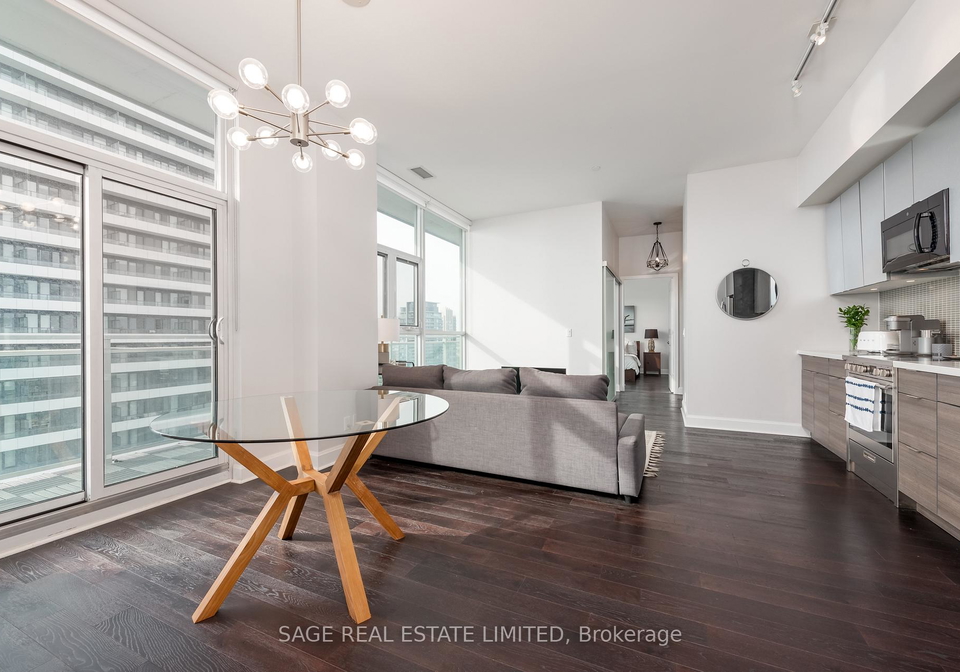 33-shore-breeze-drive-etobicoke-ontario-w12794940