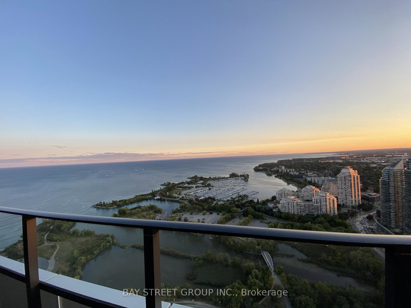 20-shore-breeze-drive-etobicoke-ontario-w12795002