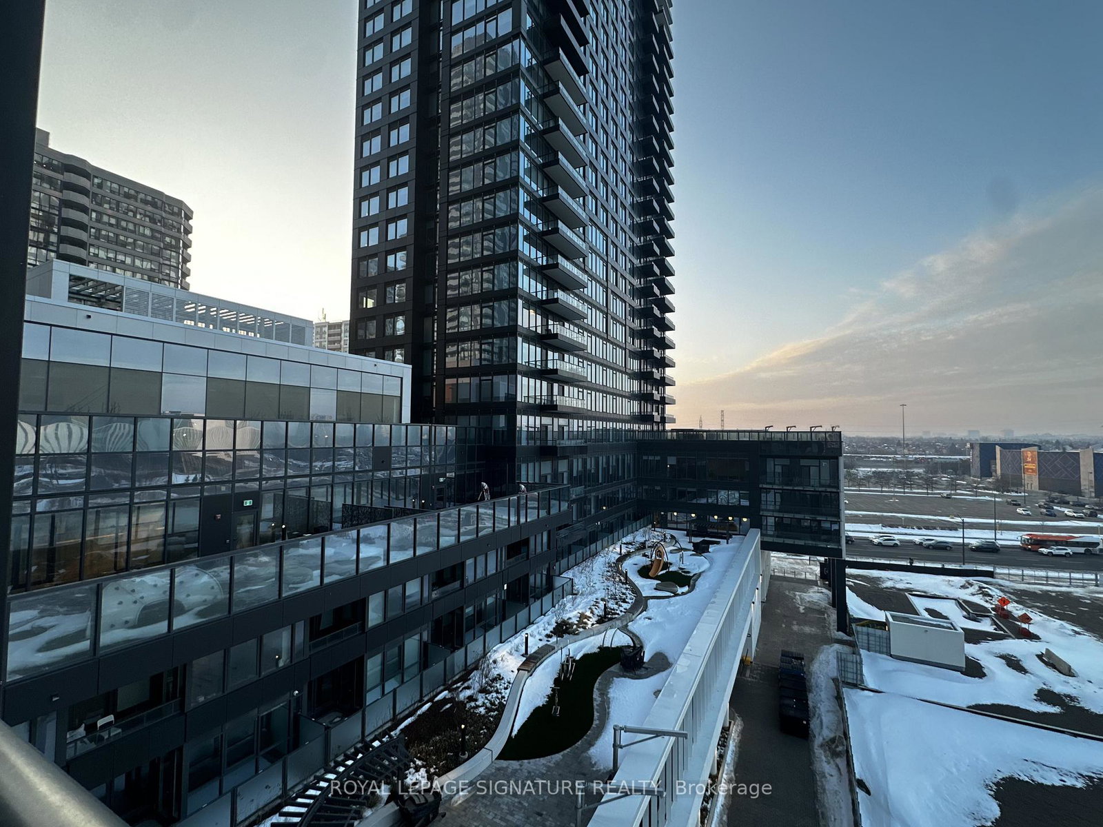395-square-one-drive-mississauga-ontario-w12795100