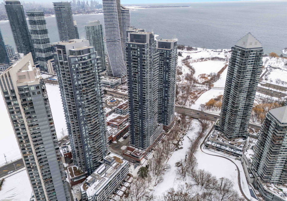 2220-lakeshore-boulevard-w-etobicoke-ontario-w12795310