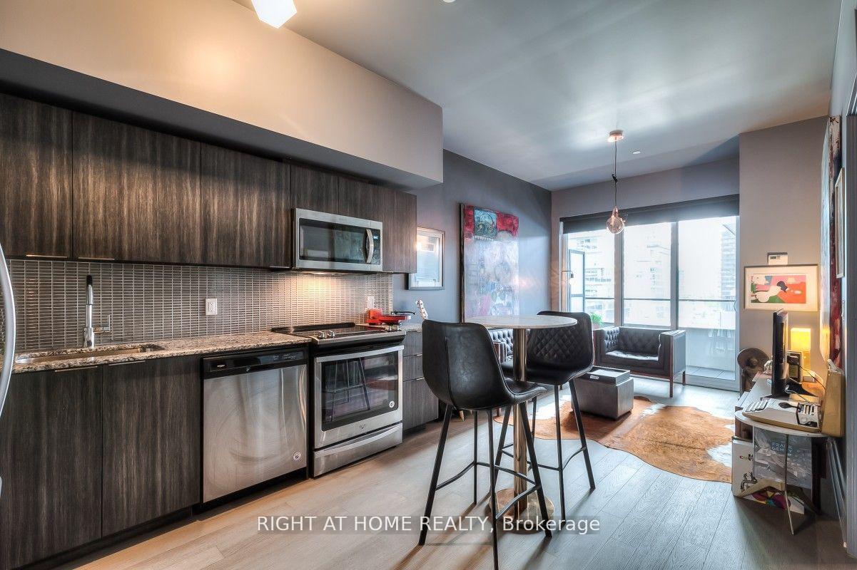 30-shore-breeze-drive-etobicoke-ontario-w12795328
