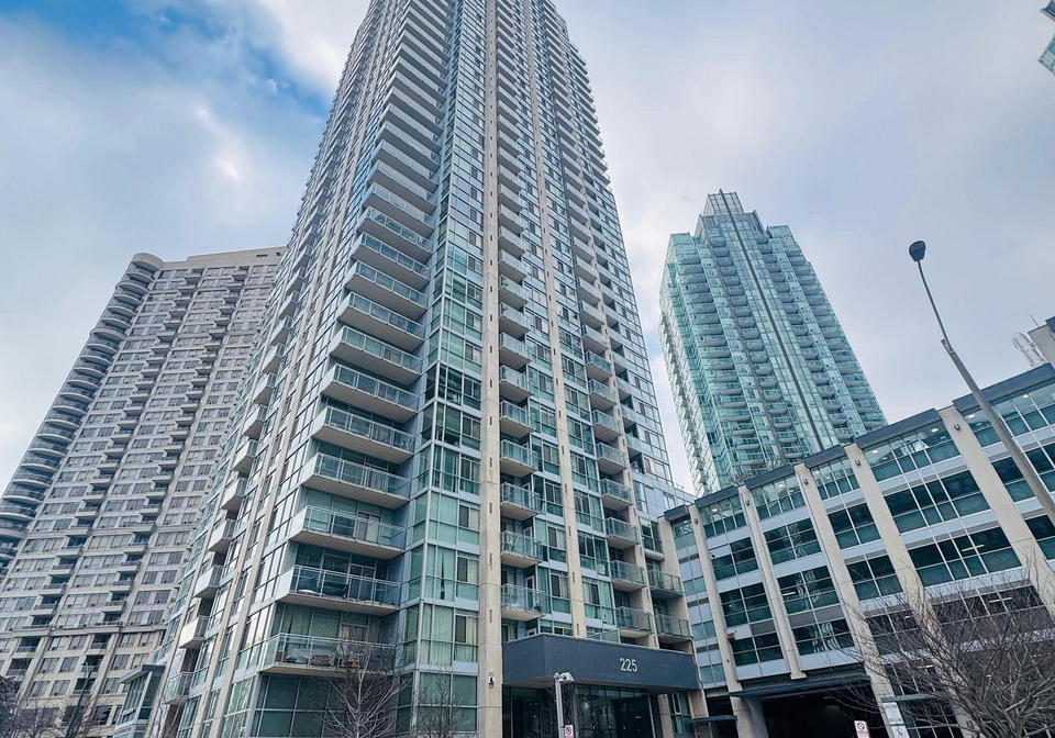 225-webb-drive-mississauga-ontario-w12796276