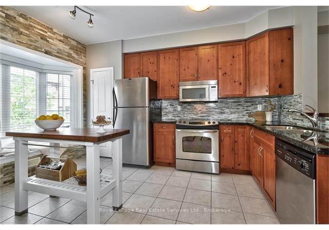 688-rowley-common-burlington-ontario-w12796398