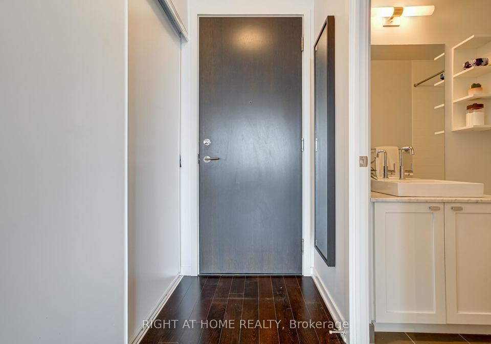 105-the-queensway-avenue-toronto-ontario-w12797090