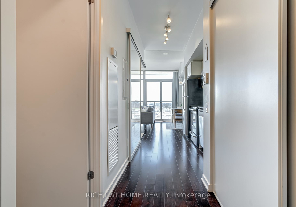 105-the-queensway-avenue-toronto-ontario-w12797090