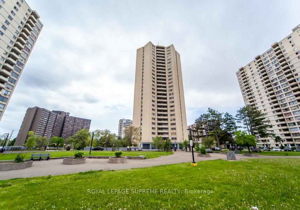 330-dixon-road-etobicoke-ontario-w12798022