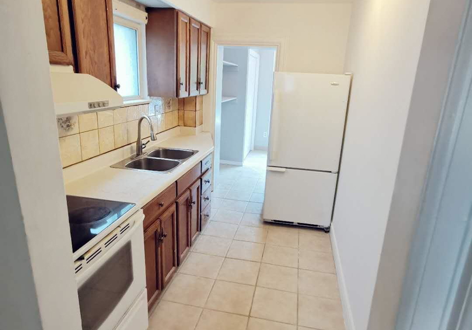 4-goldwin-b2-avenue-north-york-ontario-w12798260