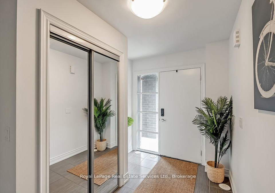 3074-cascade-common-oakville-ontario-w12798952