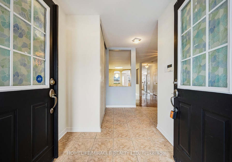 18-vintage-gate-brampton-ontario-w12799722
