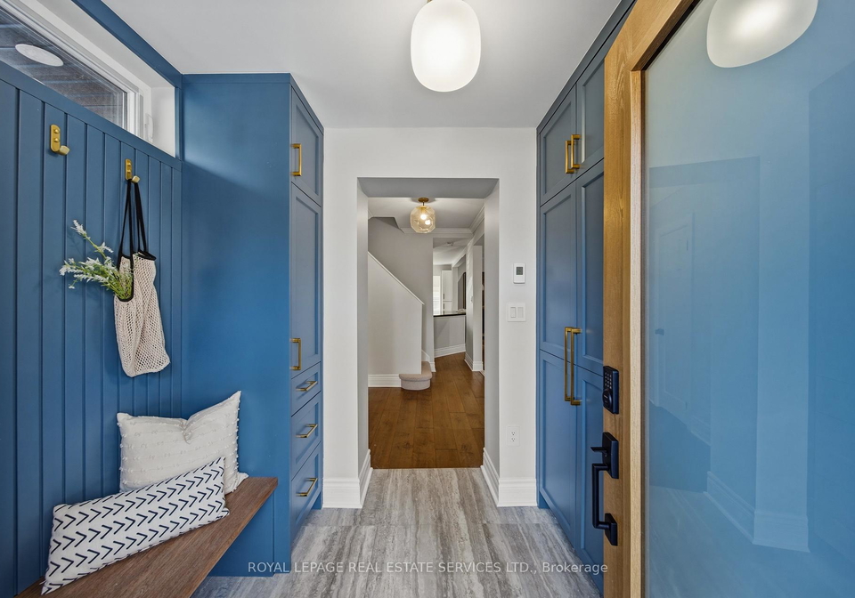 48-thornhill-avenue-toronto-ontario-w12799948