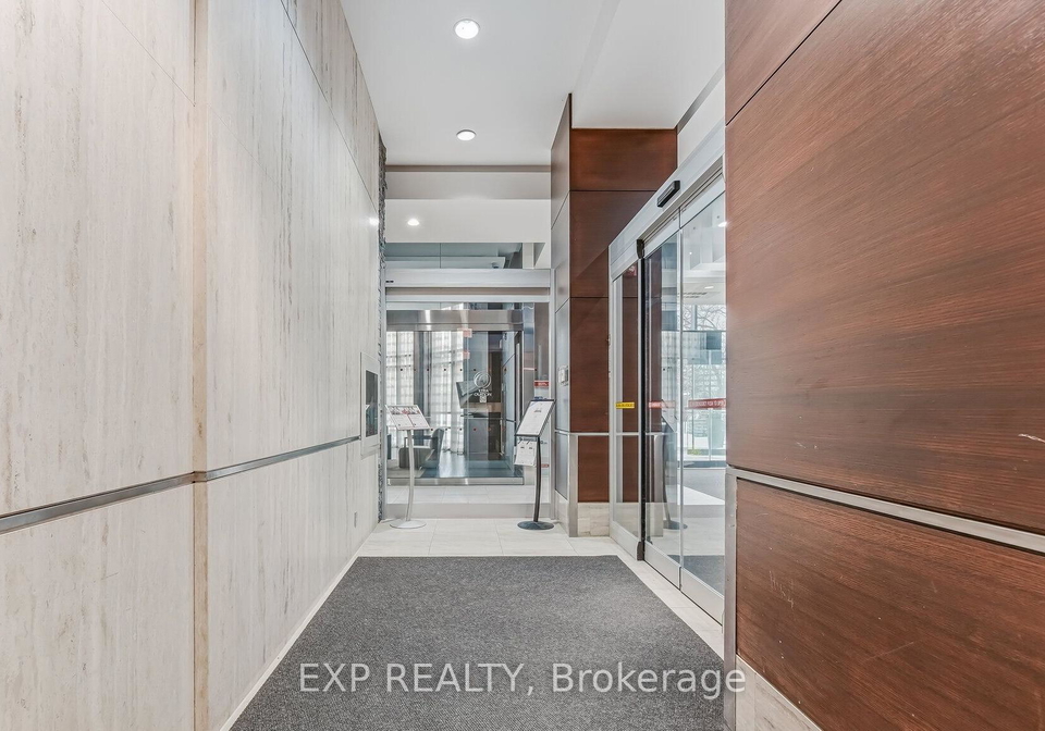 330-burnhamthorpe-road-w-mississauga-ontario-w12800064