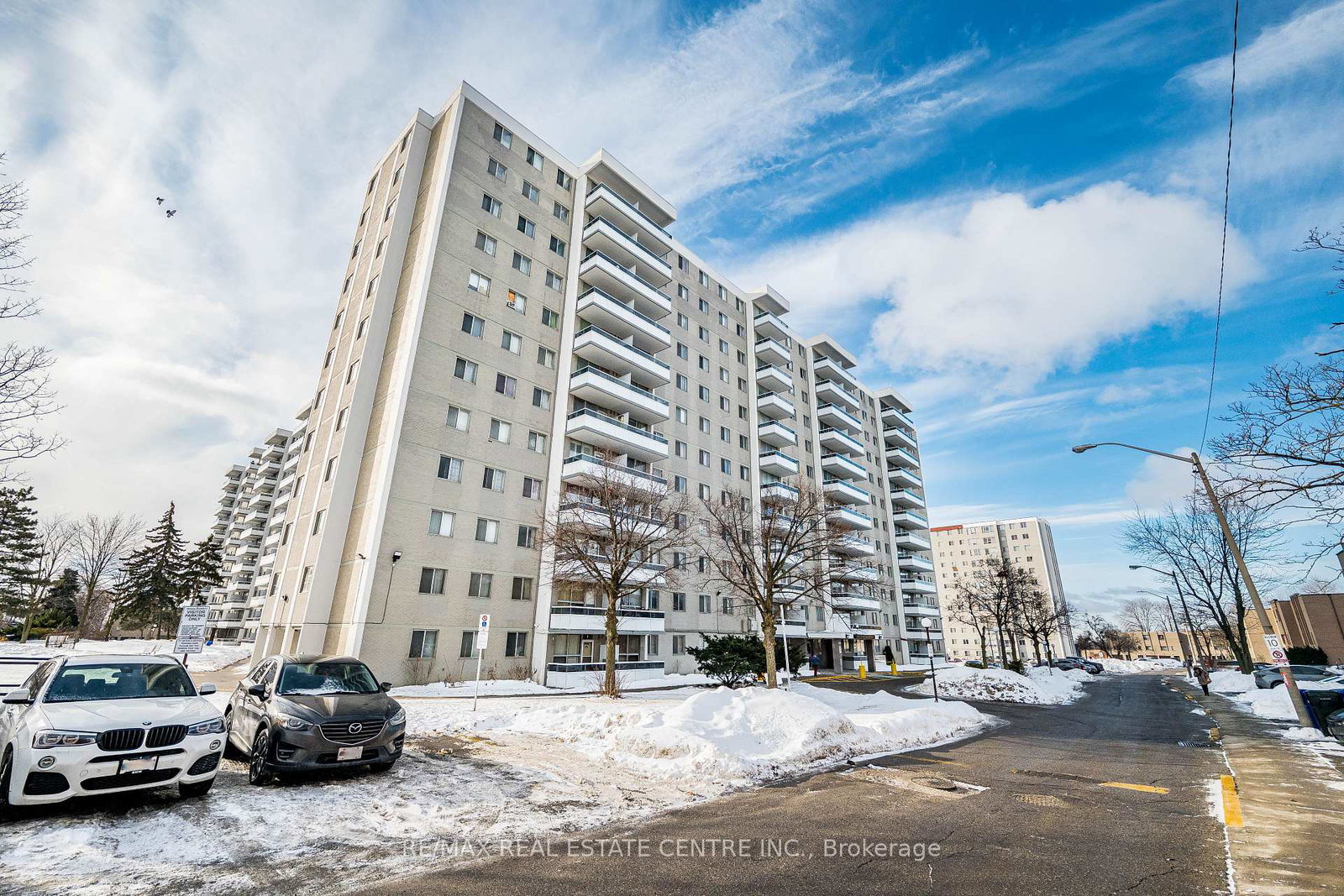 200-lotherton-pathway-pathway-north-york-ontario-w12800124