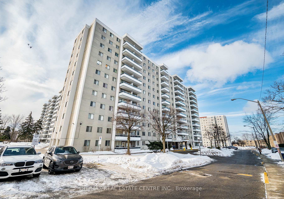 200-lotherton-pathway-pathway-north-york-ontario-w12800124
