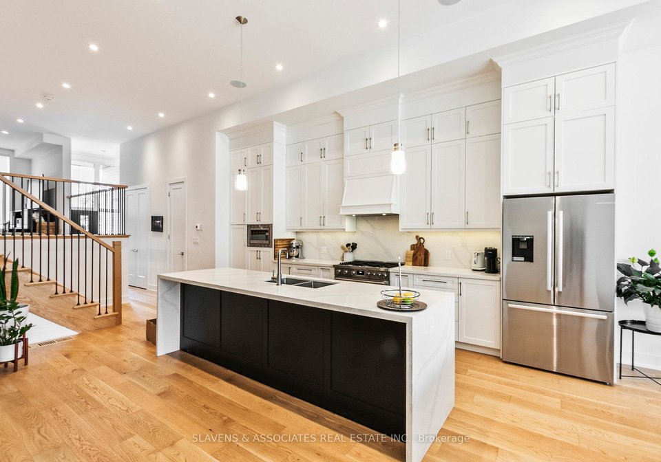1040-enola-avenue-mississauga-ontario-w12801078
