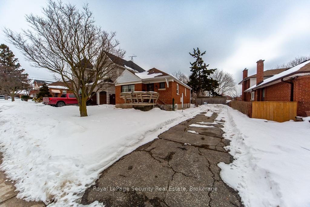 35-celt-avenue-north-york-ontario-w12801186