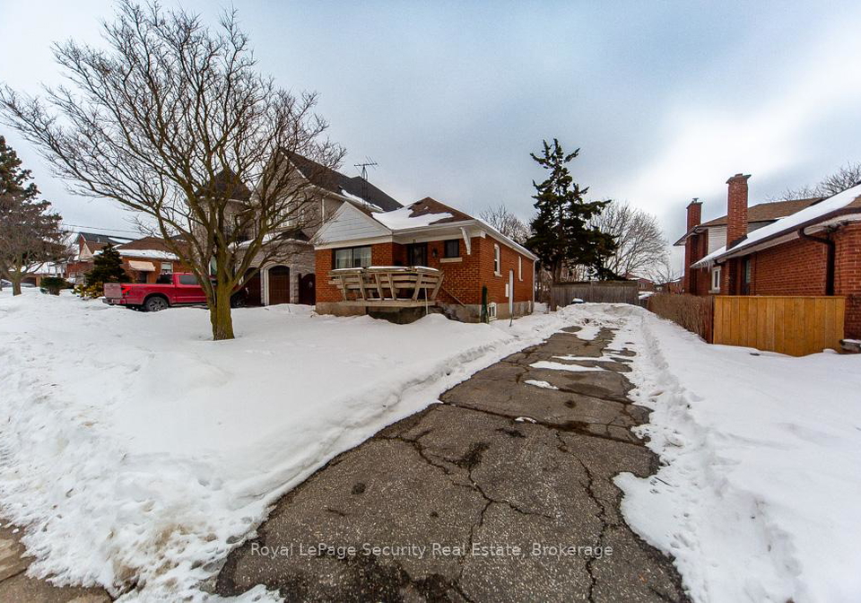 35-celt-avenue-north-york-ontario-w12801186