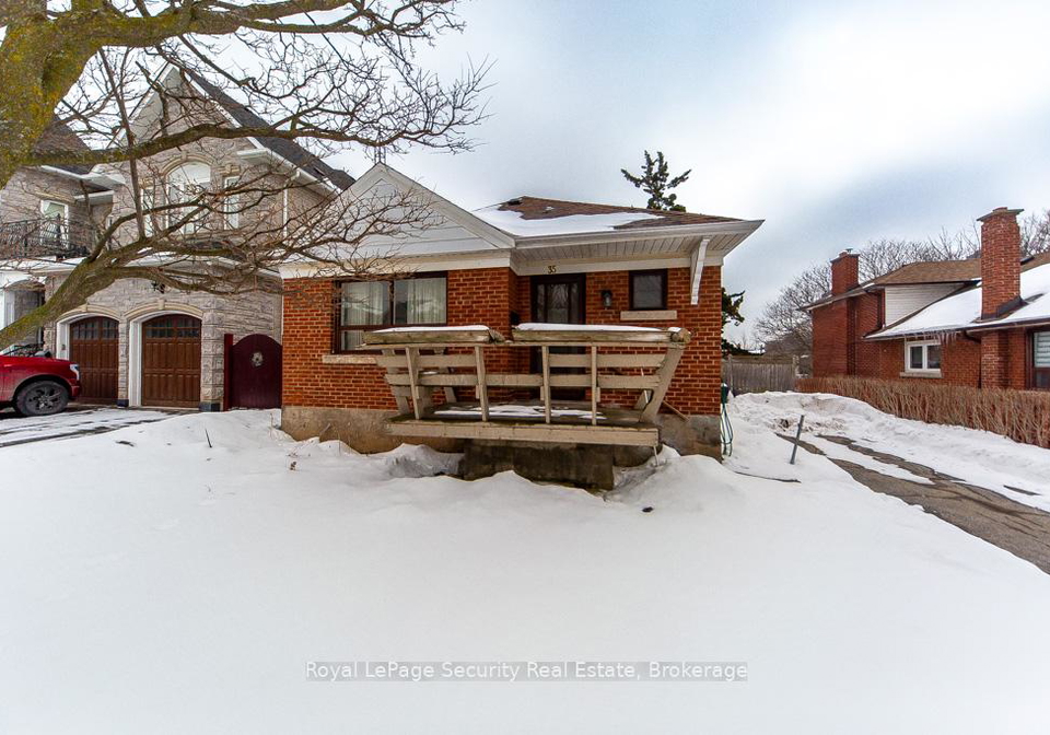 35-celt-avenue-north-york-ontario-w12801186