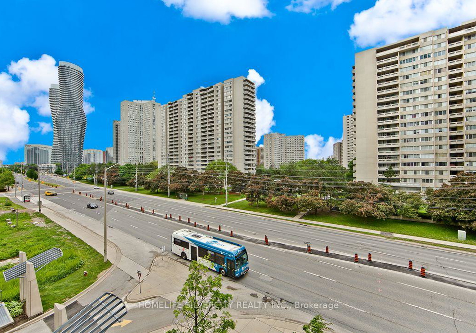 1-elm-street-s-mississauga-ontario-w12801818