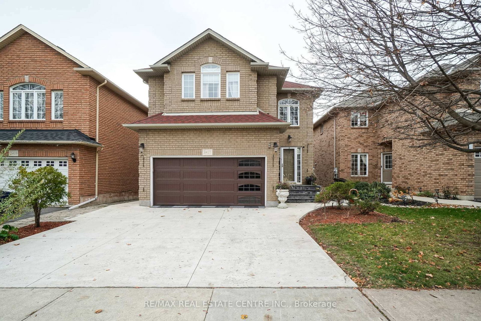 2427-valley-heights-cres-oakville-ontario-w12802264