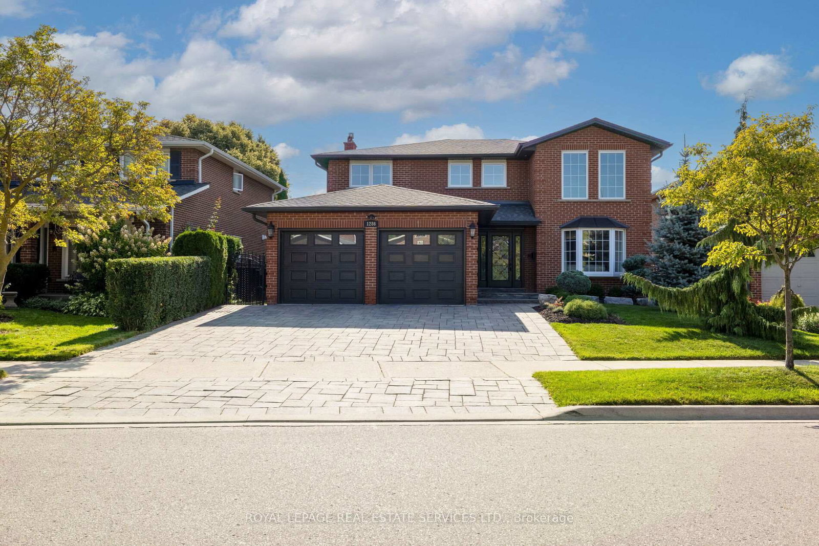 1286-gryphon-mews-mississauga-ontario-w12802560