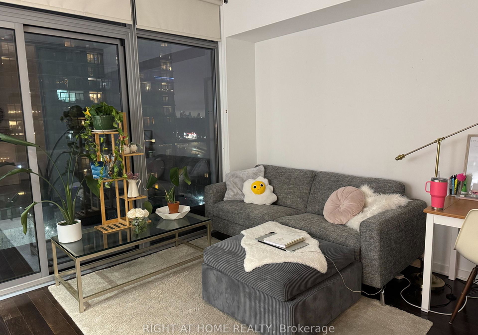 103-the-queensway-toronto-ontario-w12802608