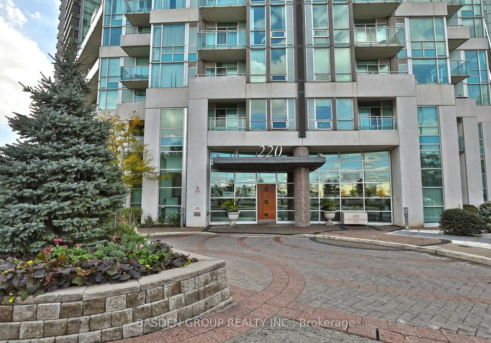 220-burnhamthorpe-road-w-mississauga-ontario-w12802752
