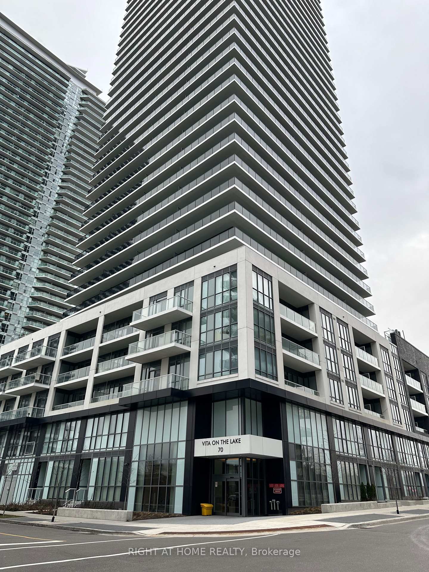 70-annie-craig-drive-etobicoke-ontario-w12803006