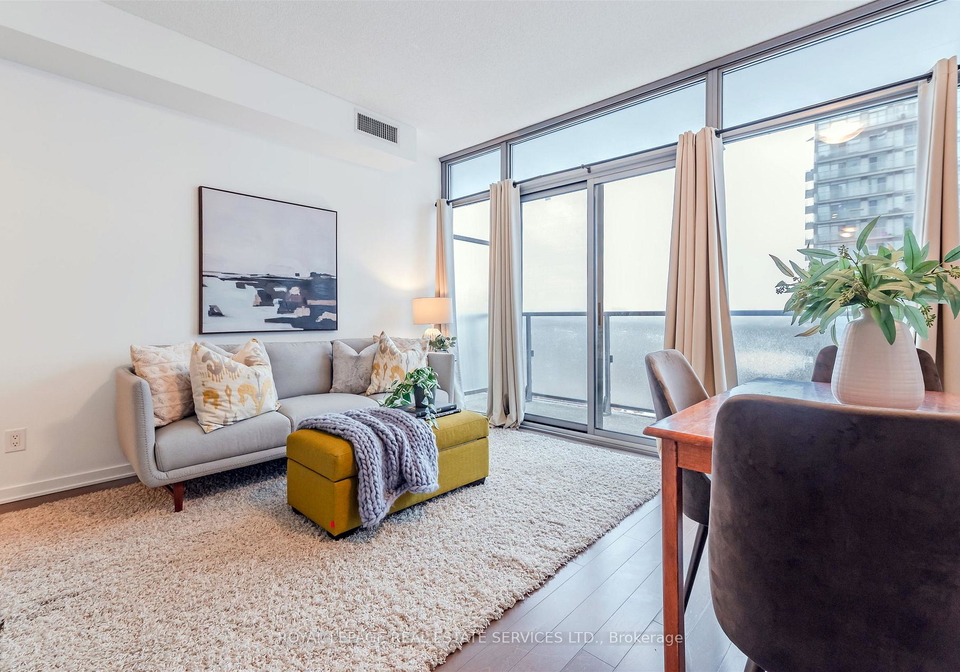 105-the-queensway-avenue-toronto-ontario-w12803494