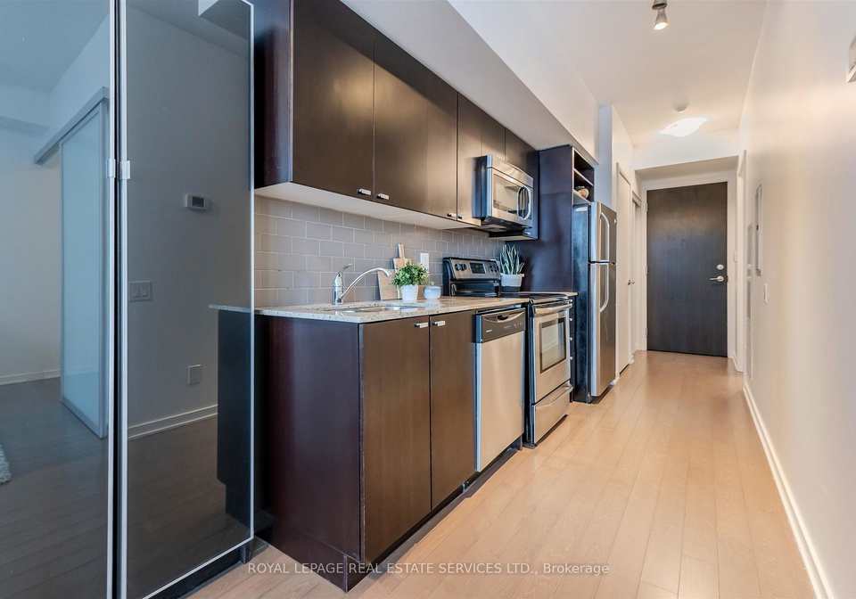 105-the-queensway-avenue-toronto-ontario-w12803494
