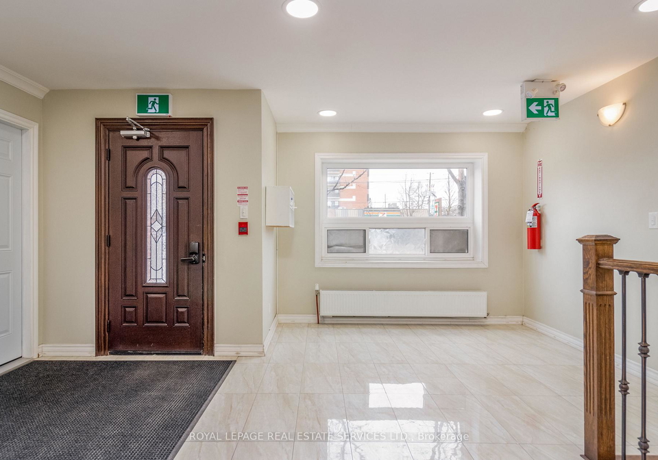 3263-lake-shore-boulevard-w-etobicoke-ontario-w12803806