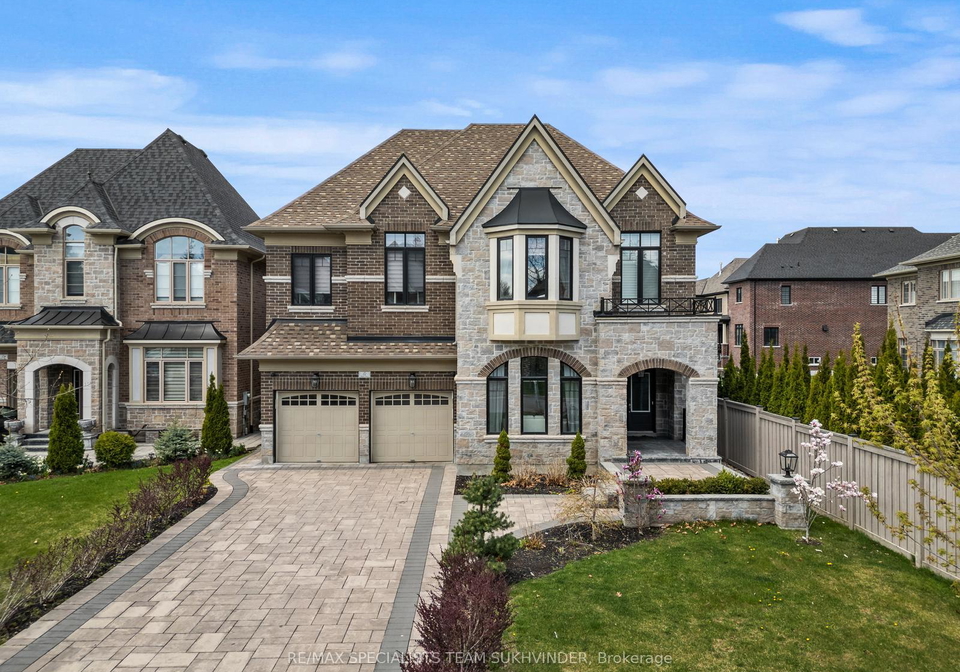 51-classic-drive-brampton-ontario-w12805324