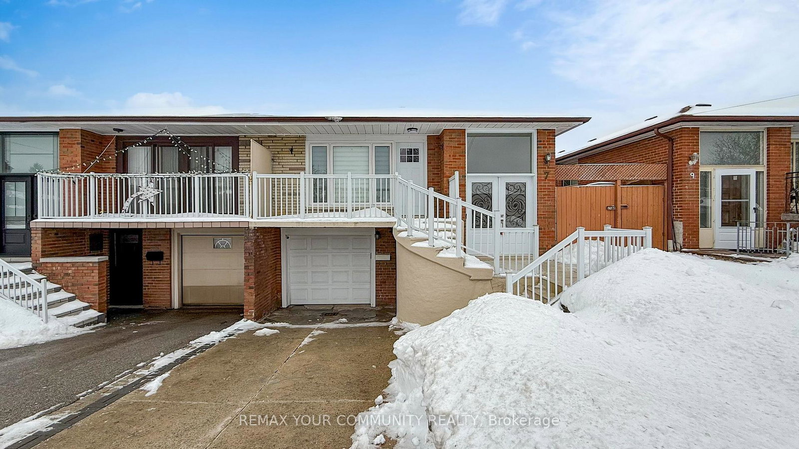7-brazil-gate-york-ontario-w12805594