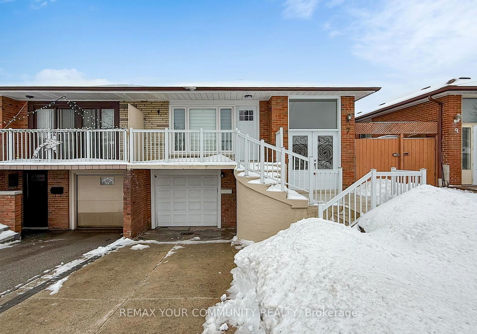 7-brazil-gate-york-ontario-w12805594