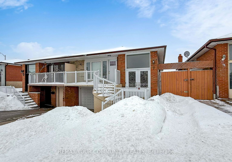 7-brazil-gate-york-ontario-w12805594