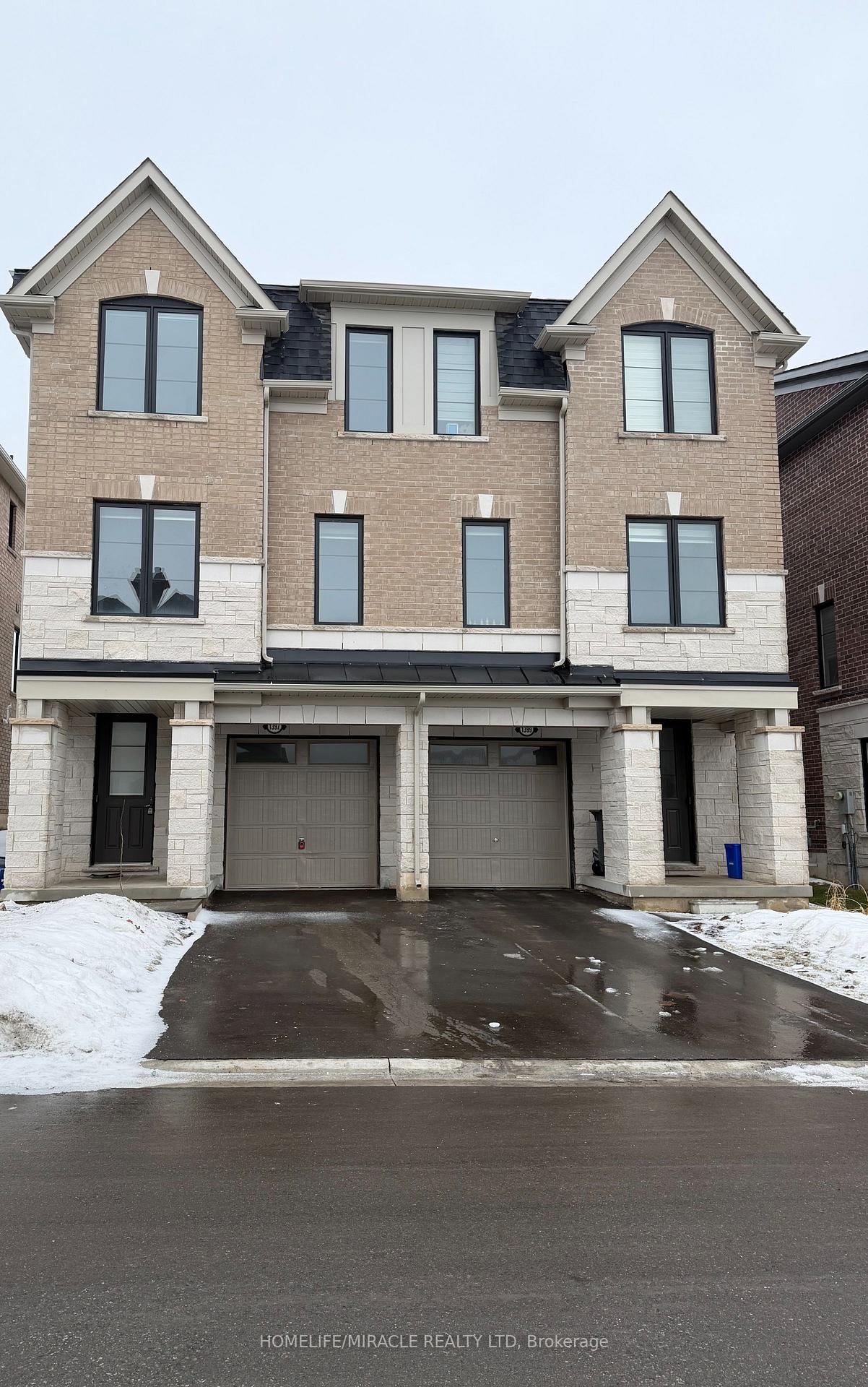 1397-national-common-burlington-ontario-w12805704