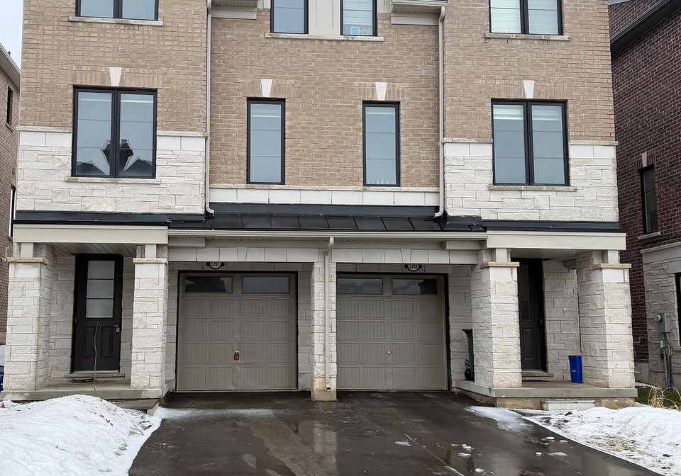 1397-national-common-burlington-ontario-w12805704