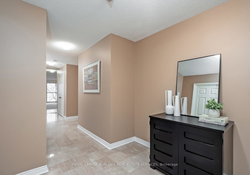 2190-lakeshore-road-burlington-ontario-w12806212