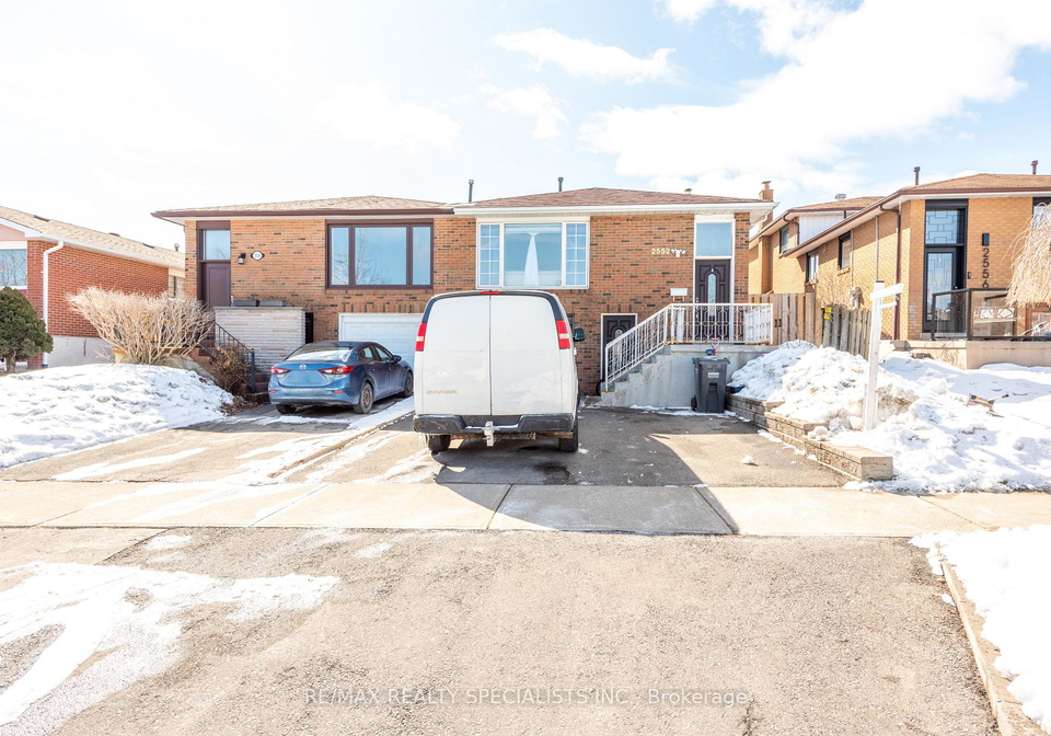 2552-kingsberry-crescent-mississauga-ontario-w12806318