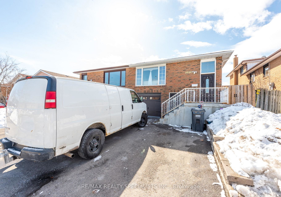 2552-kingsberry-crescent-mississauga-ontario-w12806318