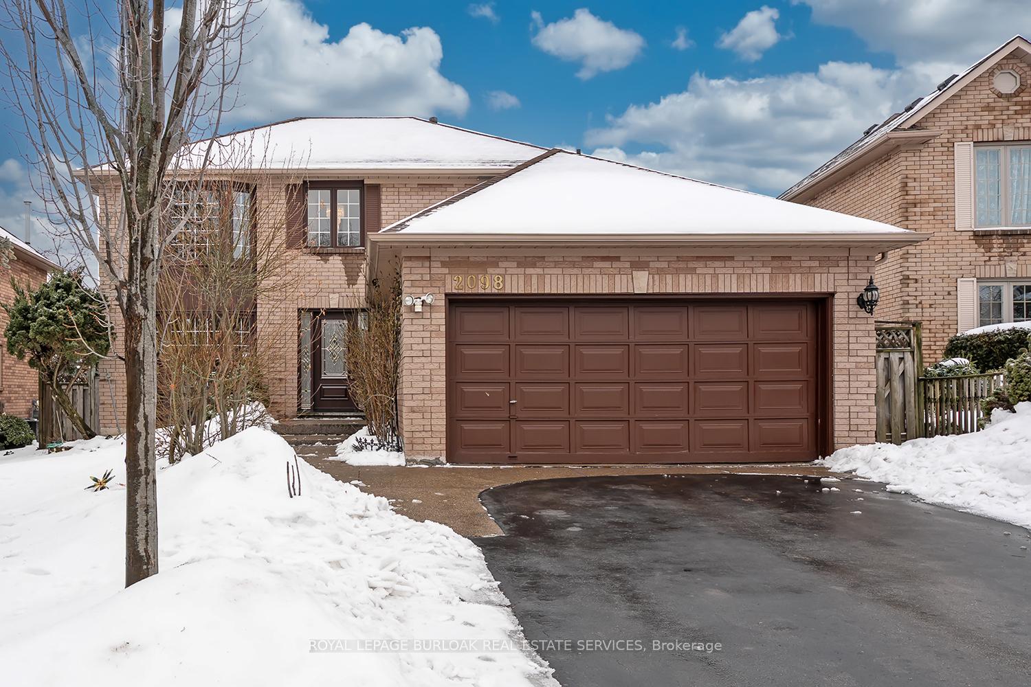 2098-oakmead-boulevard-oakville-ontario-w12806780