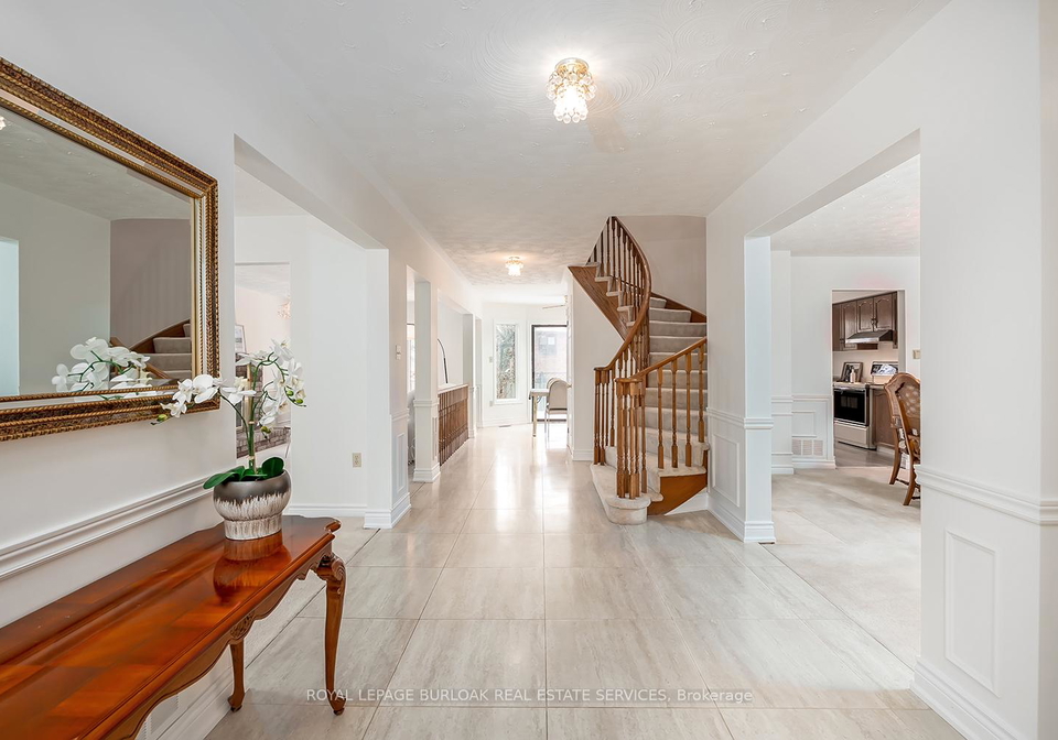 2098-oakmead-boulevard-oakville-ontario-w12806780