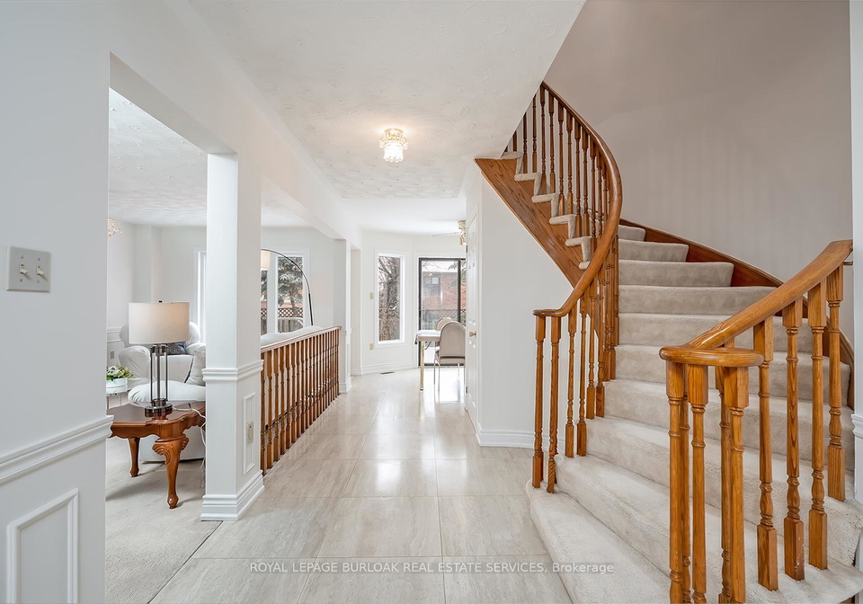 2098-oakmead-boulevard-oakville-ontario-w12806780