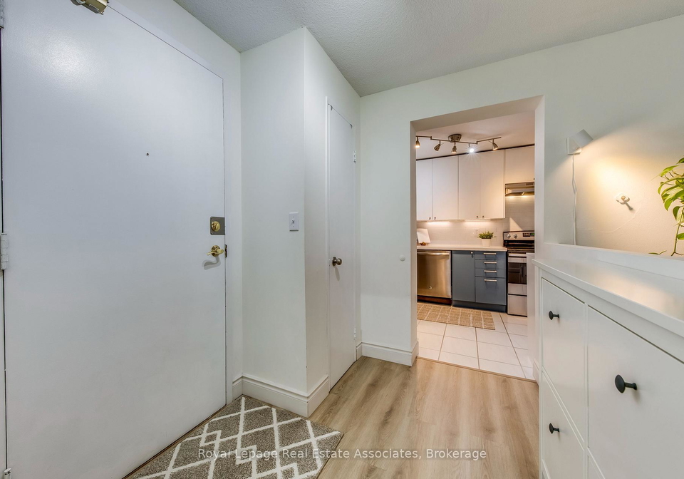 155-hillcrest-avenue-mississauga-ontario-w12807176