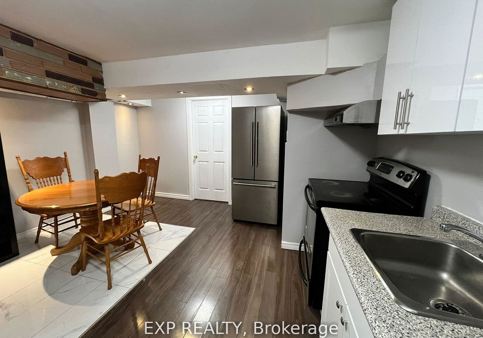39-frankton-crescent-york-ontario-w12807806