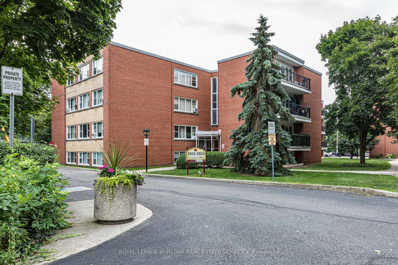2054-courtland-drive-burlington-ontario-w12807948