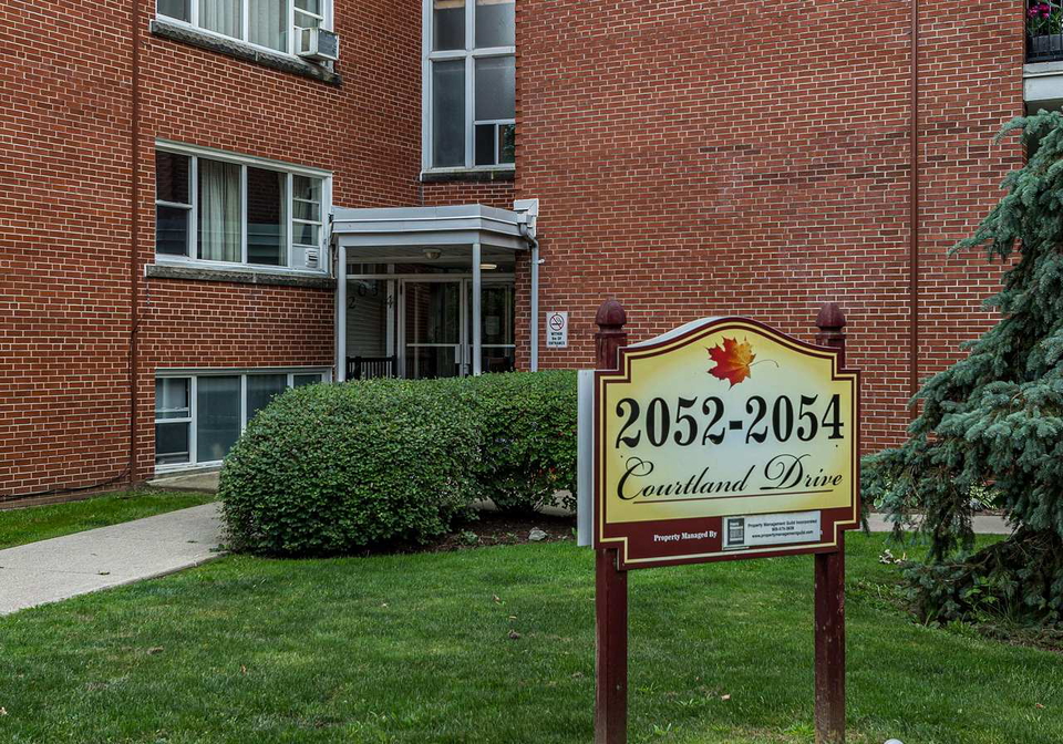 2054-courtland-drive-burlington-ontario-w12807948