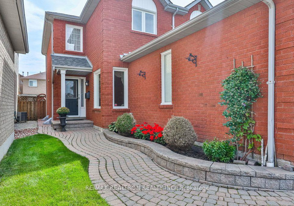 1038-windsor-hill-boulevard-mississauga-ontario-w12808384